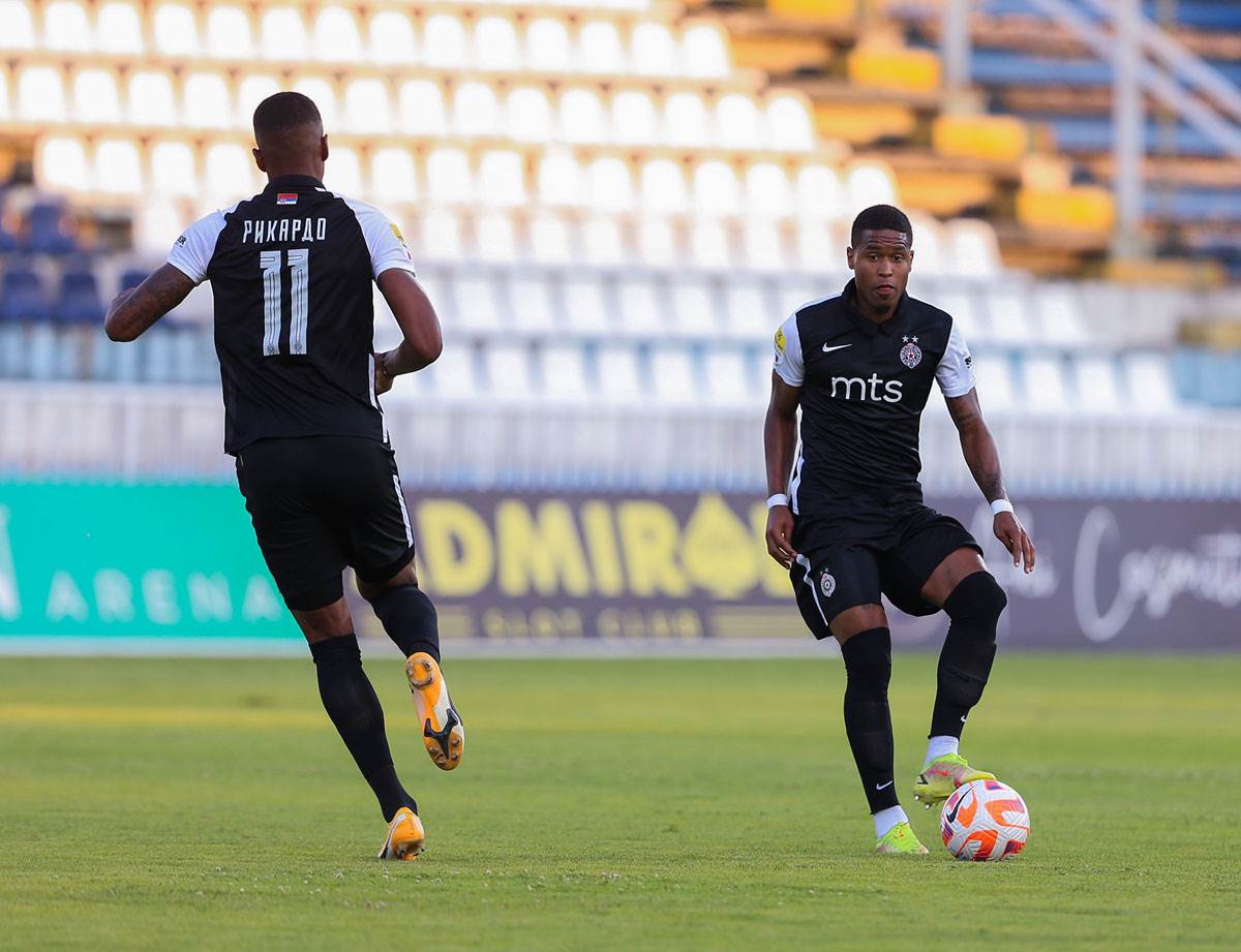 Novi Pazar pobedio Partizan sa trenerom Vladimirom Gaćinovićem