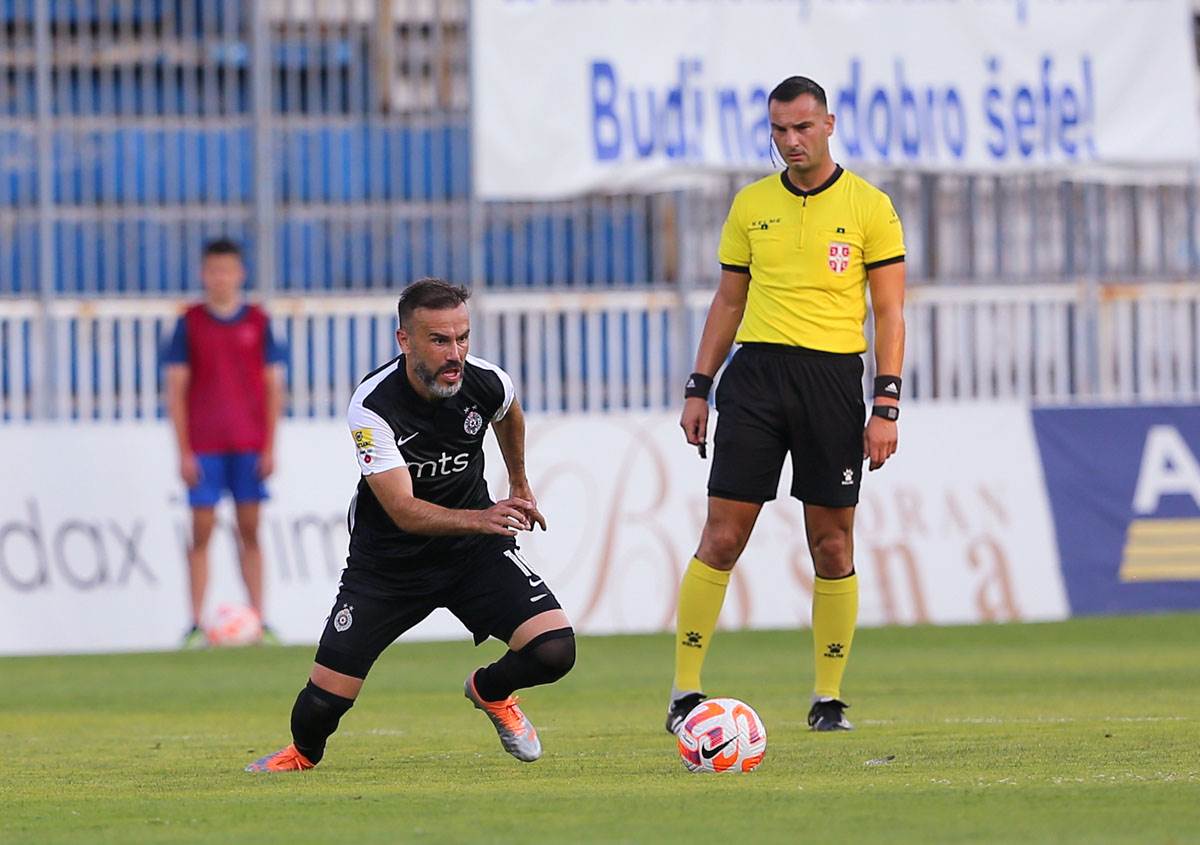 Novi Pazar pobedio Partizan sa trenerom Vladimirom Gaćinovićem