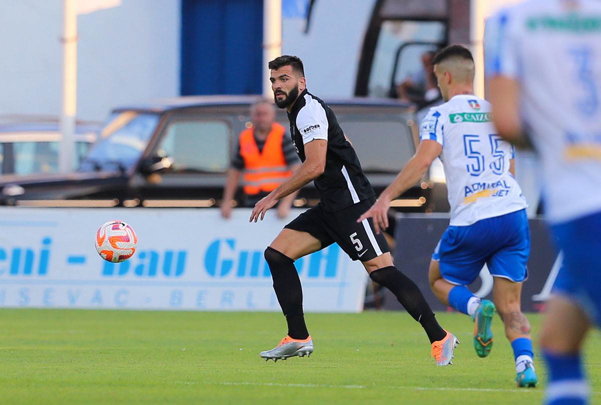 Novi Pazar pobedio Partizan sa trenerom Vladimirom Gaćinovićem