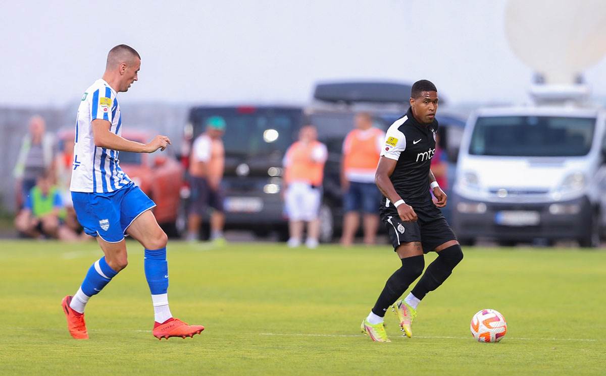 Novi Pazar pobedio Partizan sa trenerom Vladimirom Gaćinovićem