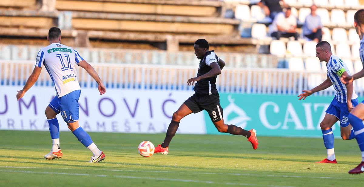 Novi Pazar pobedio Partizan sa trenerom Vladimirom Gaćinovićem