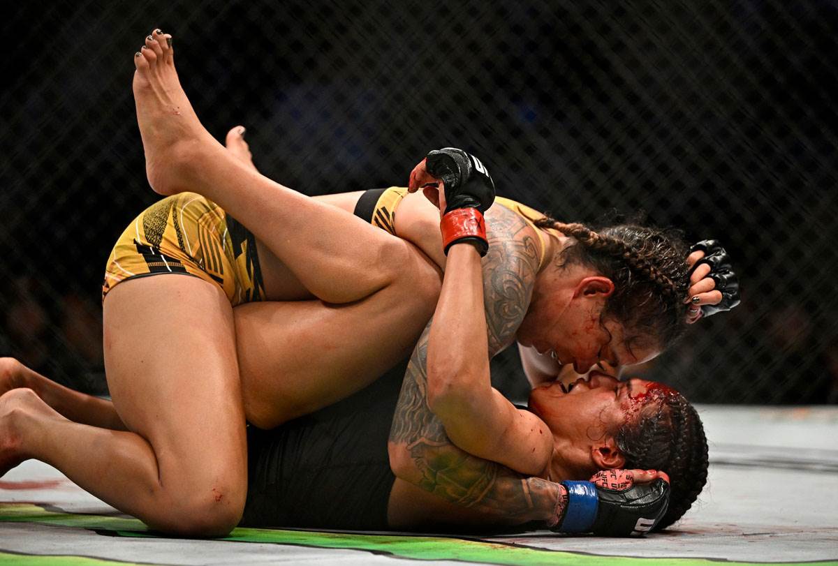 Amanda Nunes, Pena, UFC 277 (3).jpg