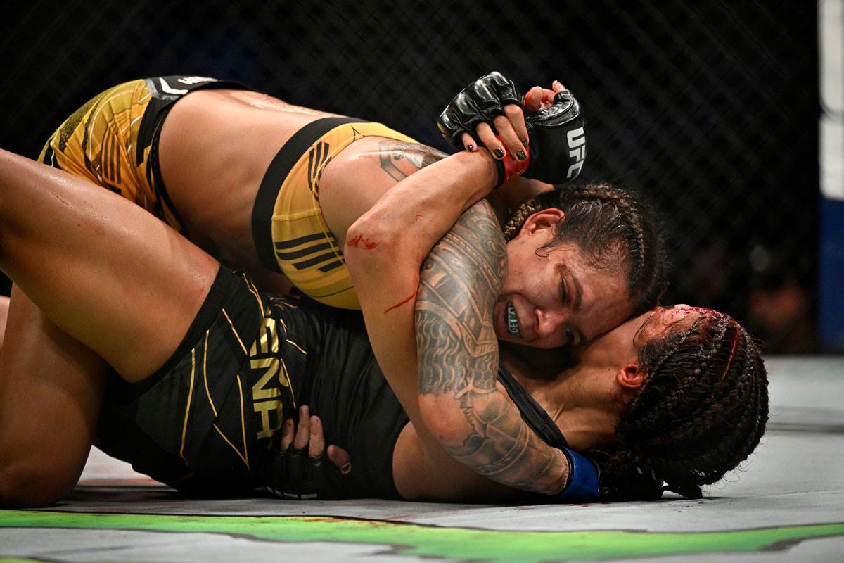 Amanda Nunes, Pena, UFC 277 (4).jpg