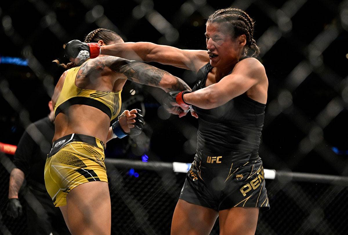 Amanda Nunes, Pena, UFC 277 (5).jpg