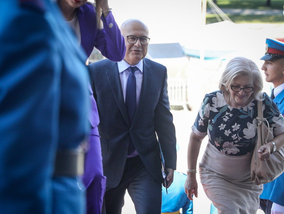 Sednica skupštine potvrda mandata izbor predsednika parlamenta