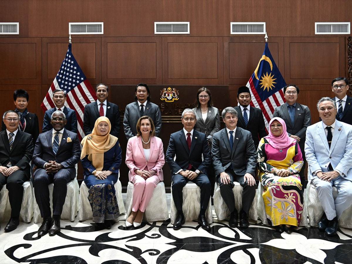 nensi malezija delegacija  3.jpg