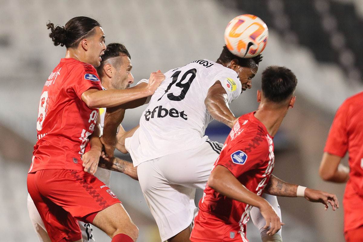 Čukarički, Tvente, Kvalifikacije (19).jpg