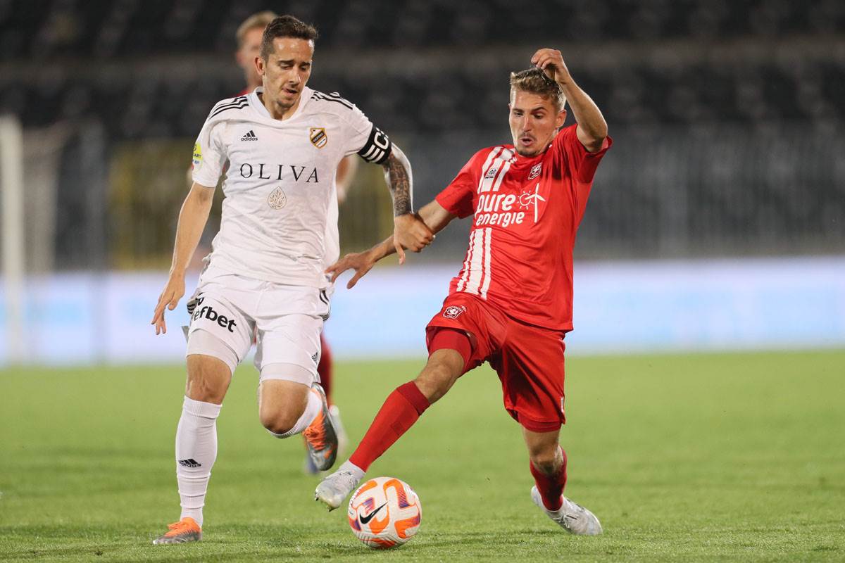 Čukarički, Tvente, Kvalifikacije (23).jpg