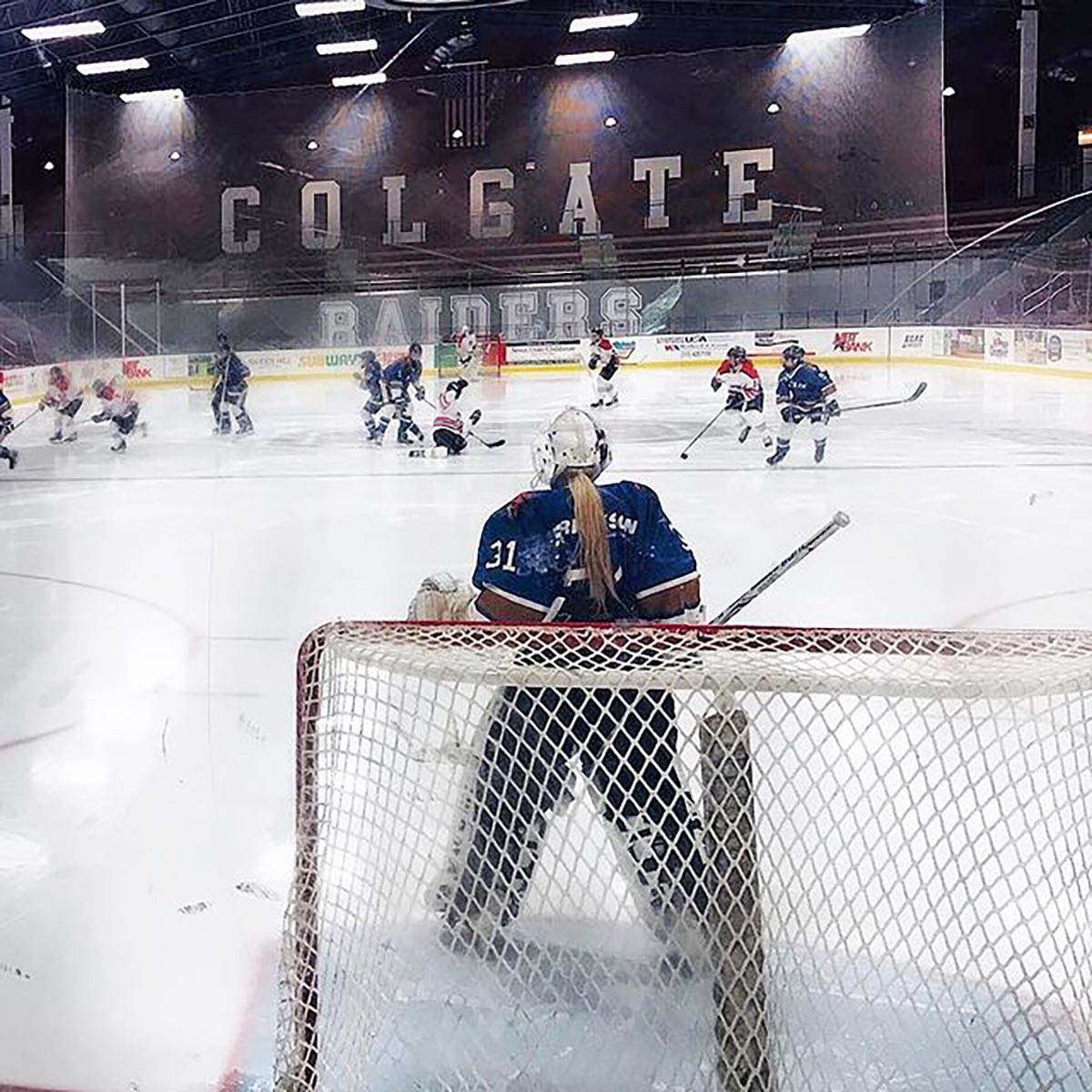 Hokejašica prekinula karijeru postala model za odrasle