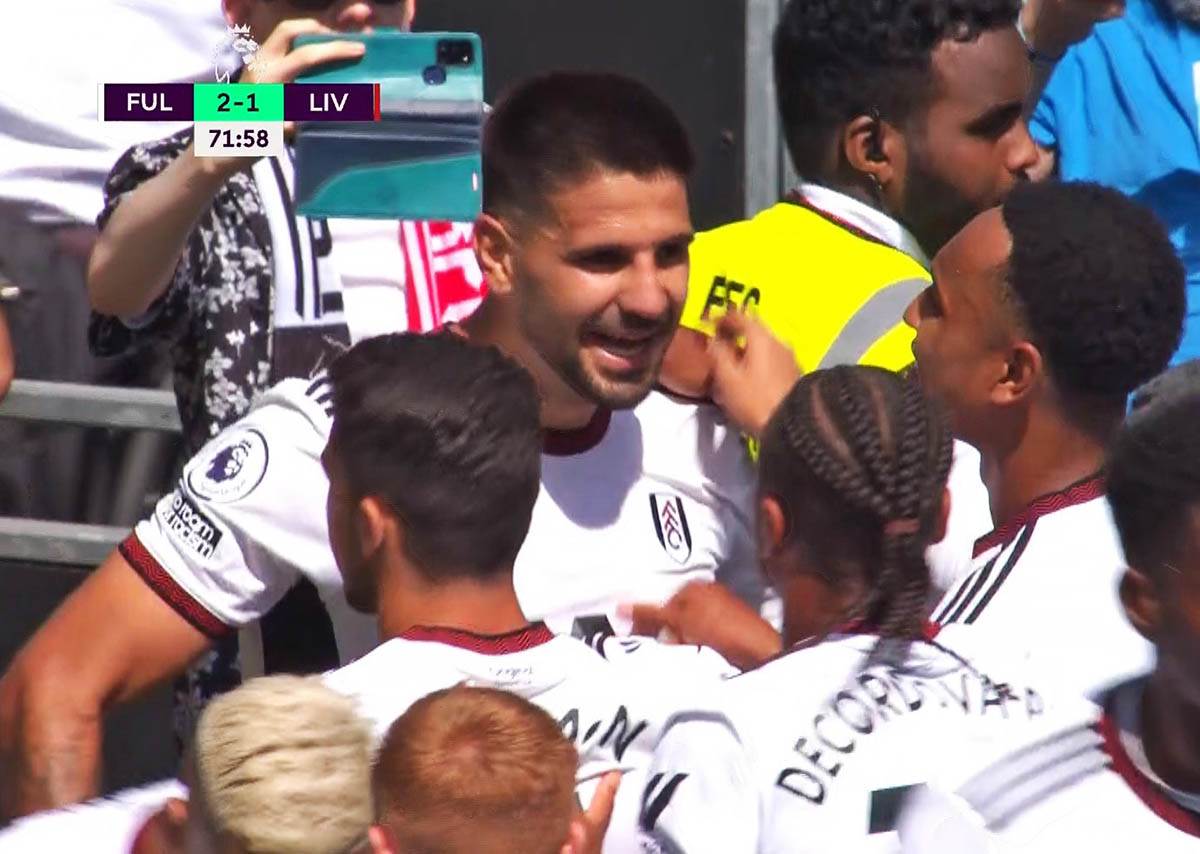 Engleska oduševljena Aleksandrom Mitrovićem