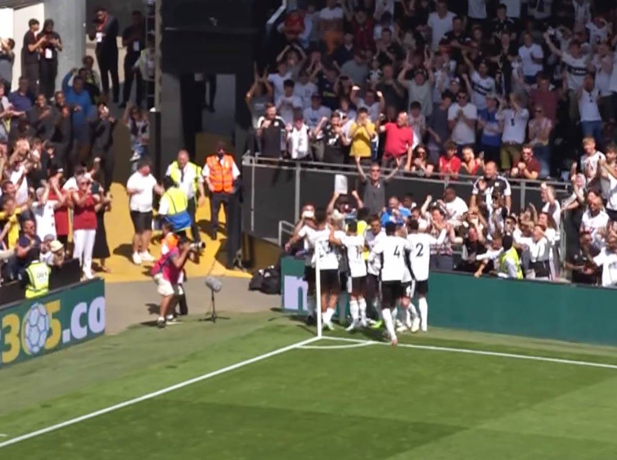 Engleska oduševljena Aleksandrom Mitrovićem