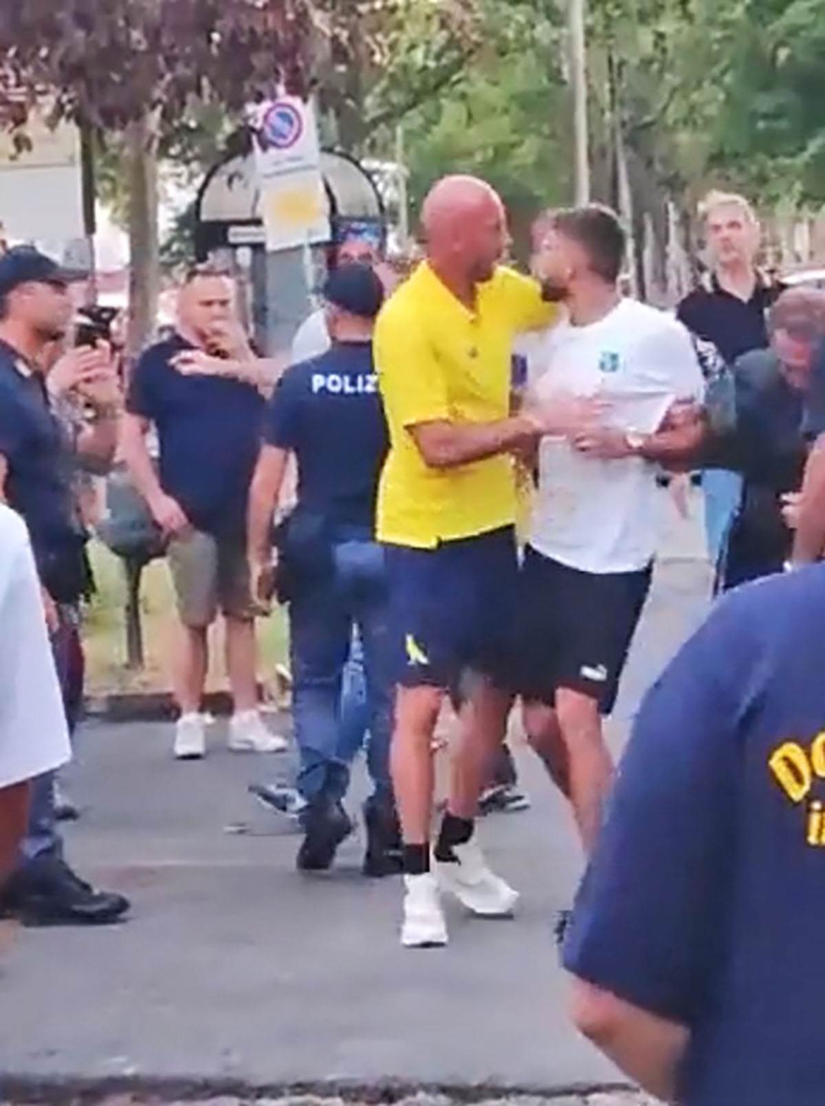 Italija incident na ulici (3).jpg