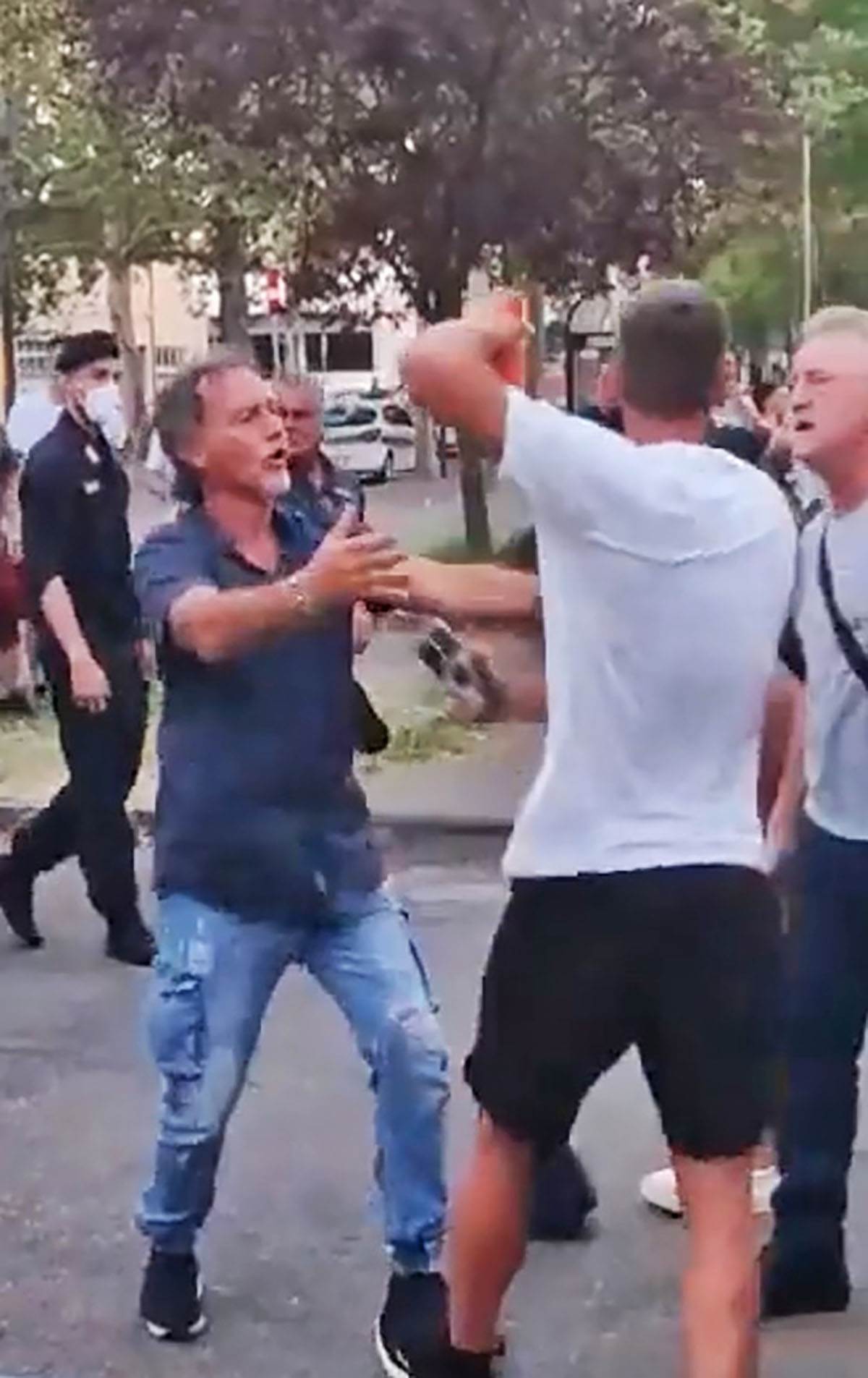 Italija incident na ulici (6).jpg