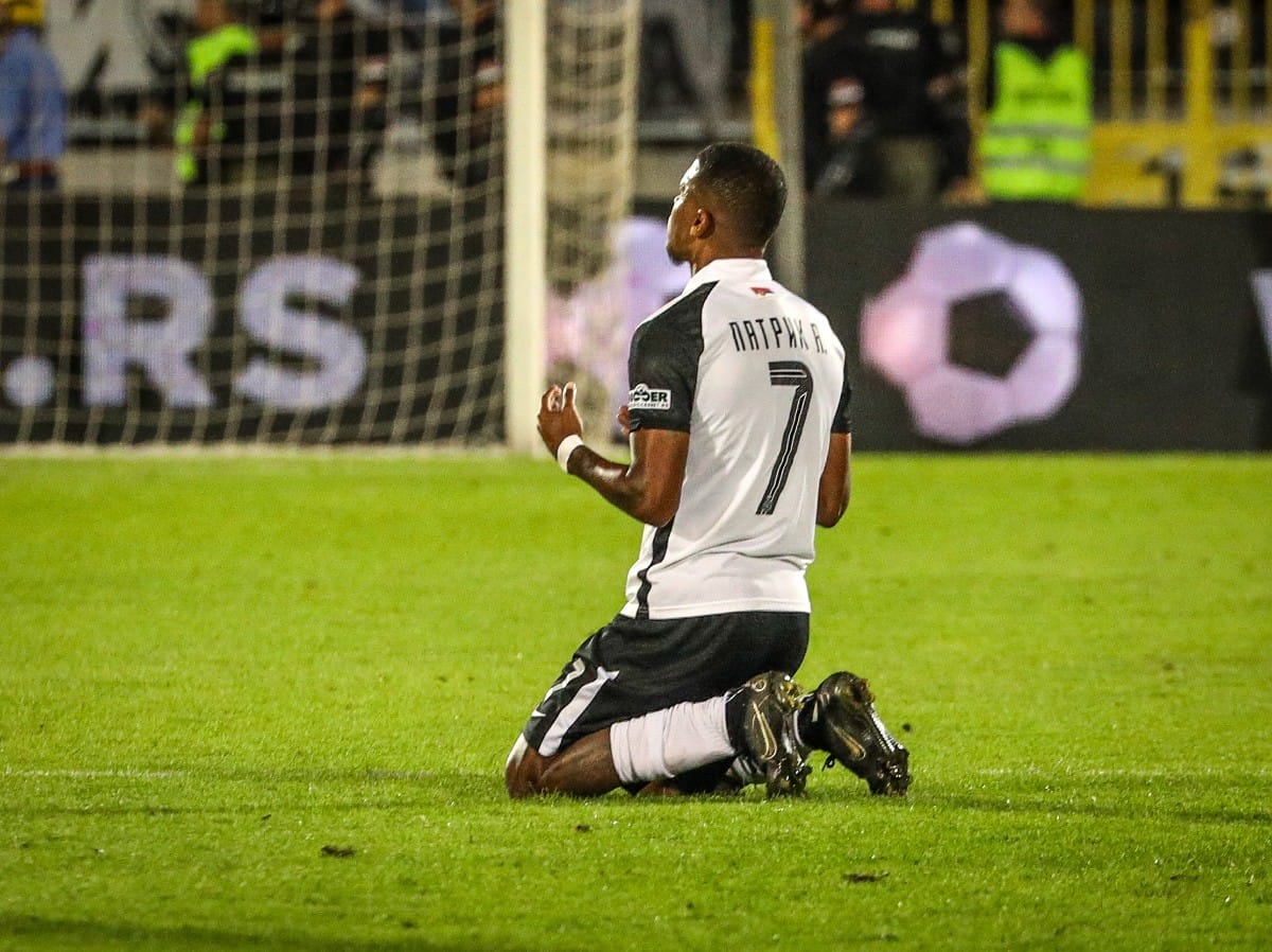 Radost igraca AEK, tuga igraca Partizana (11).jpeg