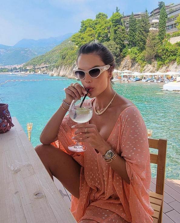 Alesandra Ambrosio (5).jpg