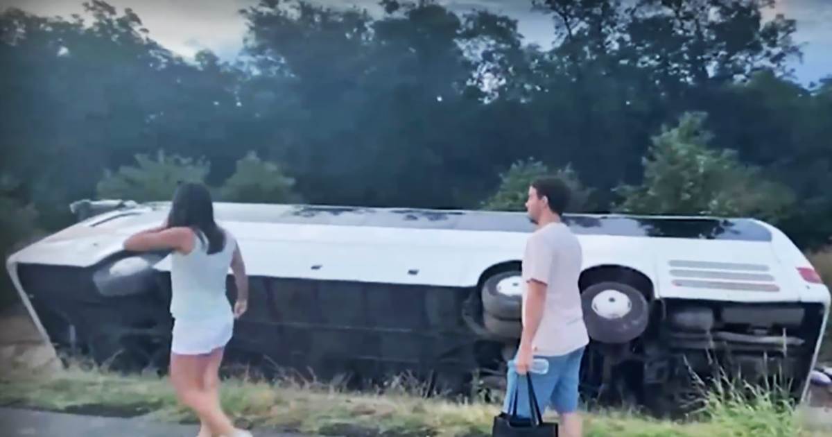 Fotografije prevrnutog autobusa sa Srbima u Bugarskoj