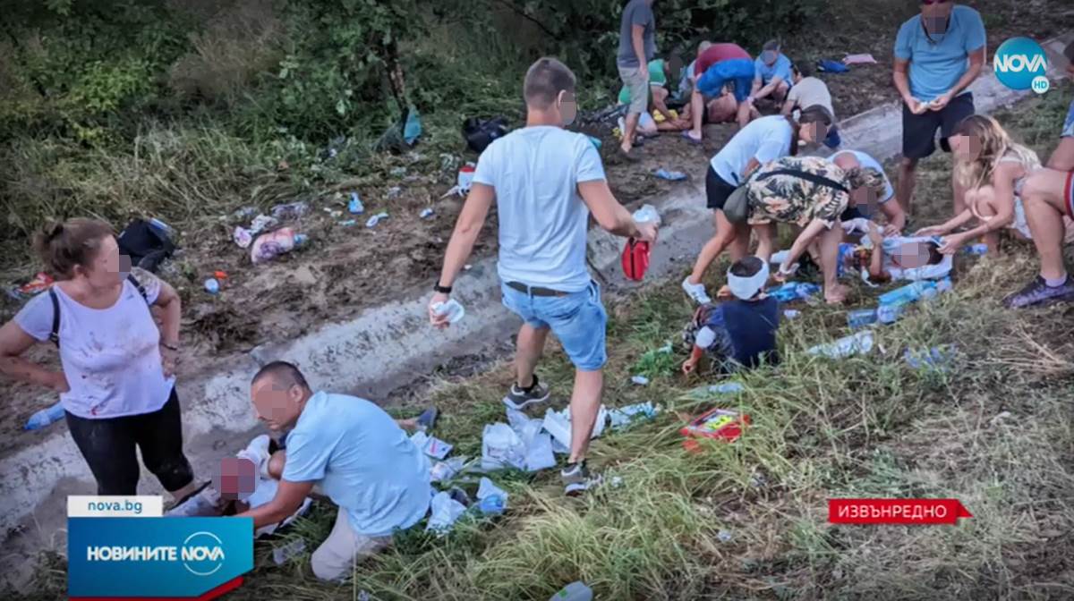 Fotografije prevrnutog autobusa sa Srbima u Bugarskoj