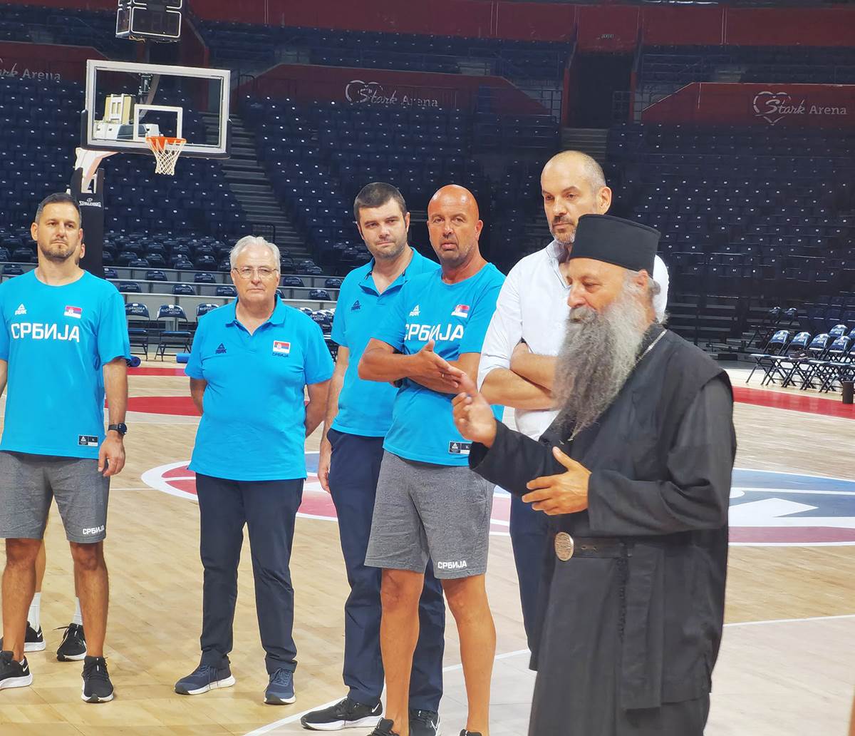 Patrijarh Porfirije posetio košarkaše oglasio se