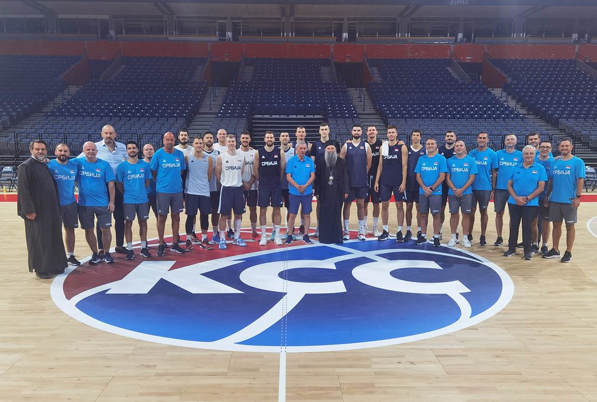 Patrijarh Porfirije posetio košarkaše oglasio se