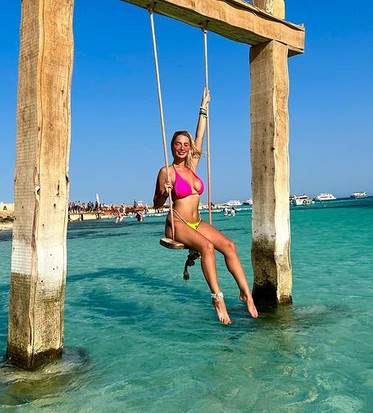 Aleksandra Nikolić u Egiptu nova frizura