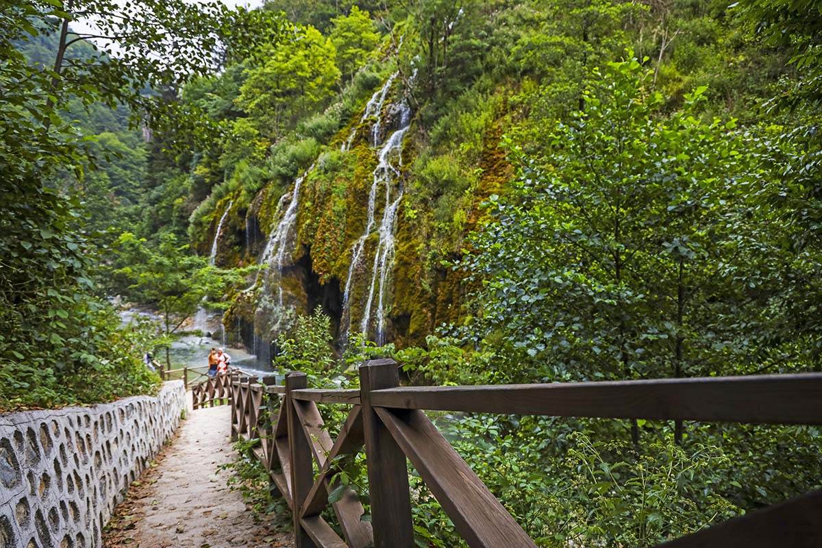 Giresun_Kuzalan_Waterfall_6720x4480px__300 dpi.jpg