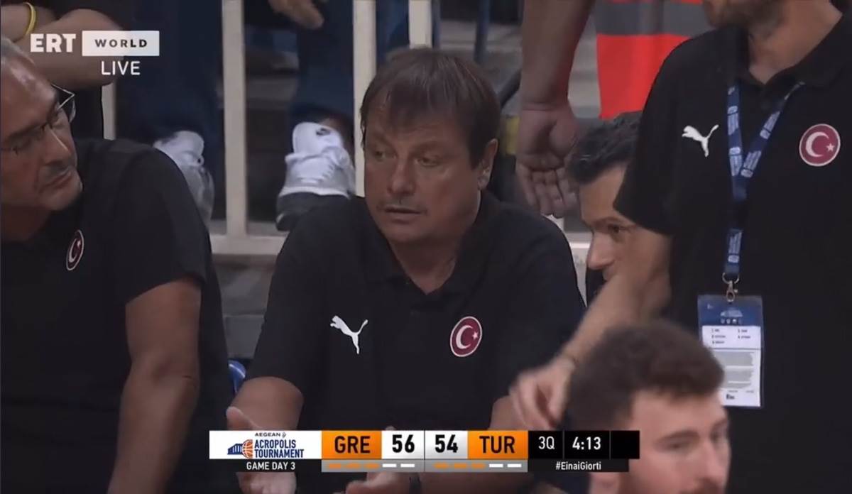 Ergin Ataman odbio da izađe sa terena