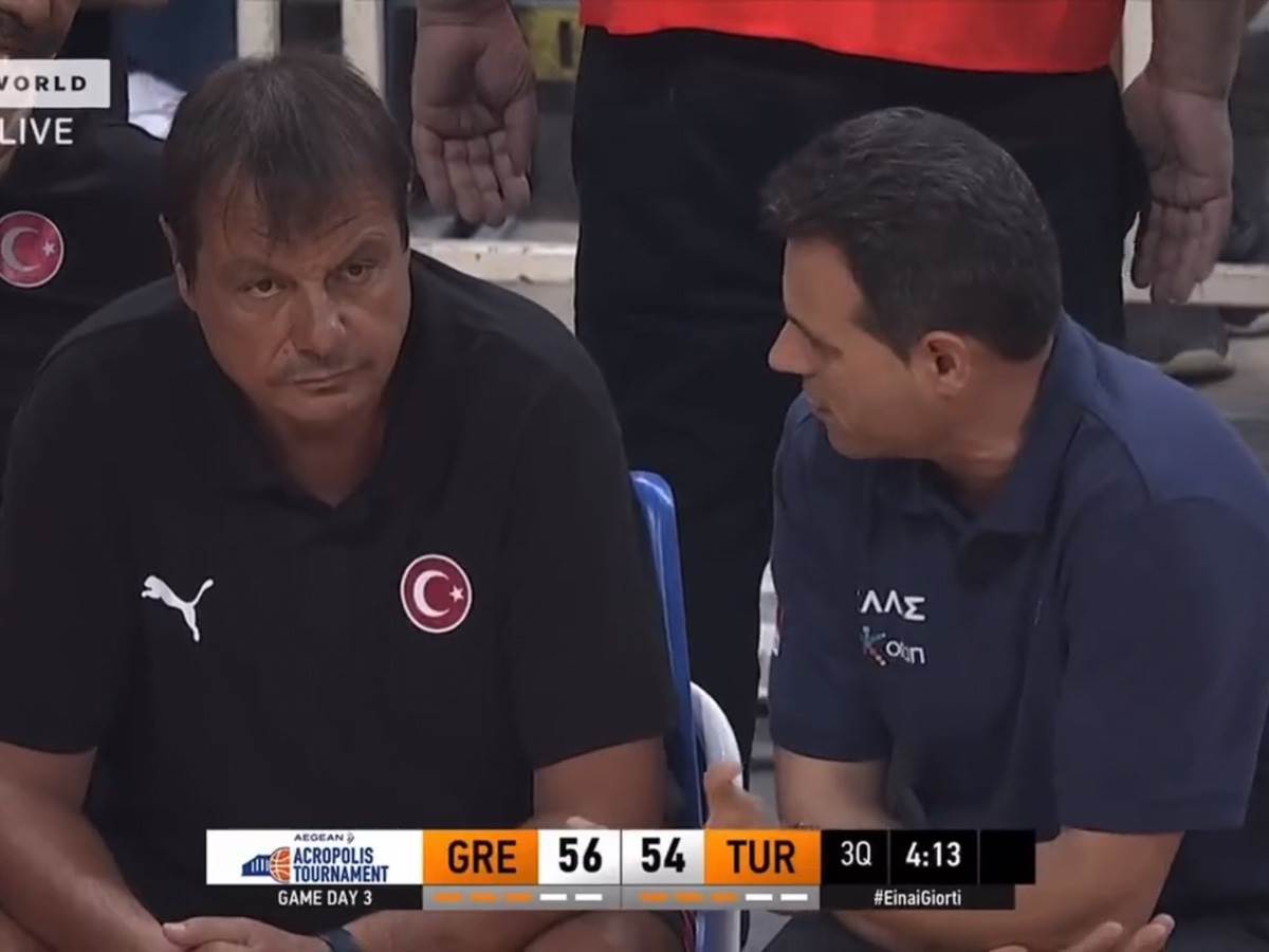 Ergin Ataman odbio da izađe sa terena