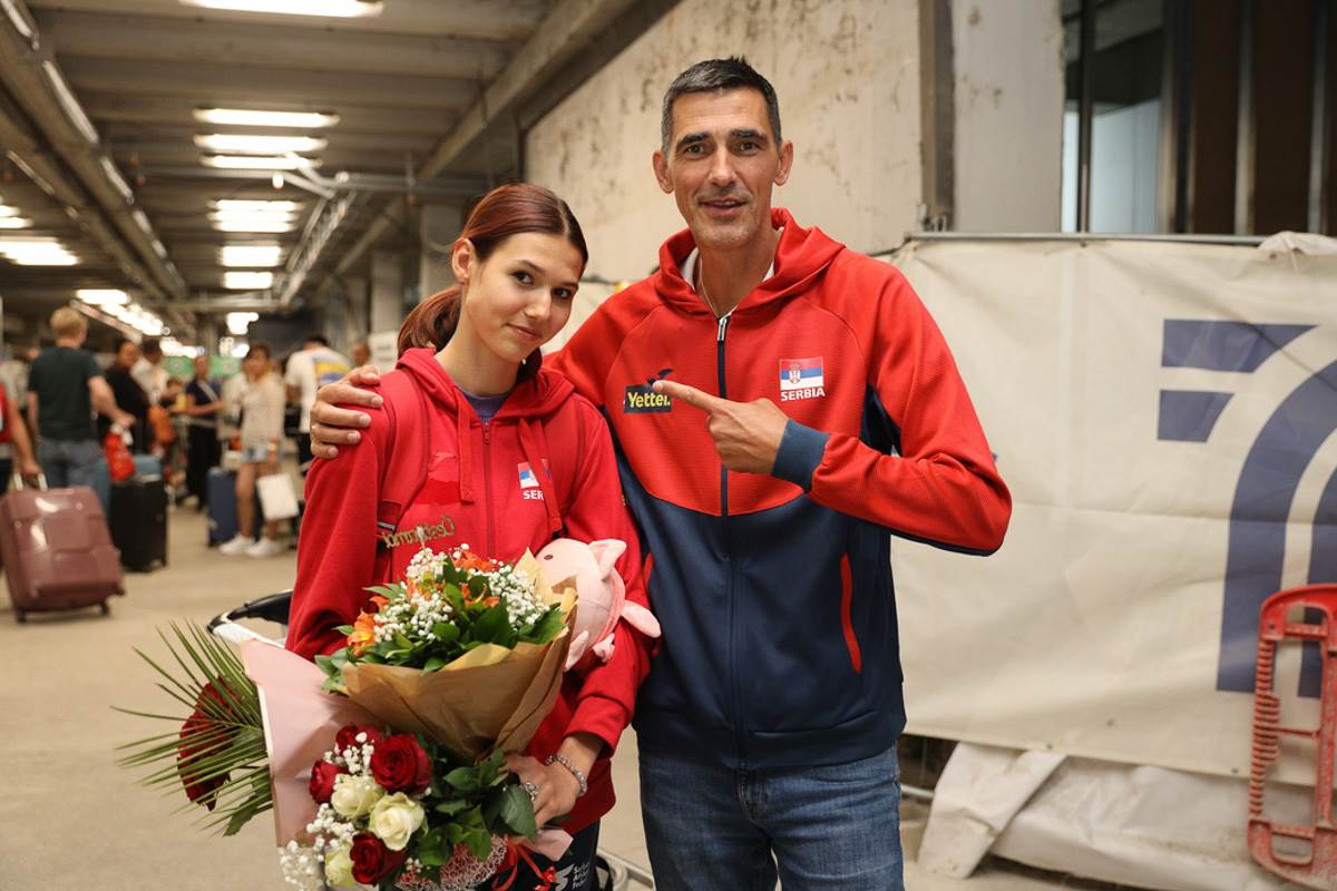 Vilagoš i Topić stigle u Beograd-14.jpg