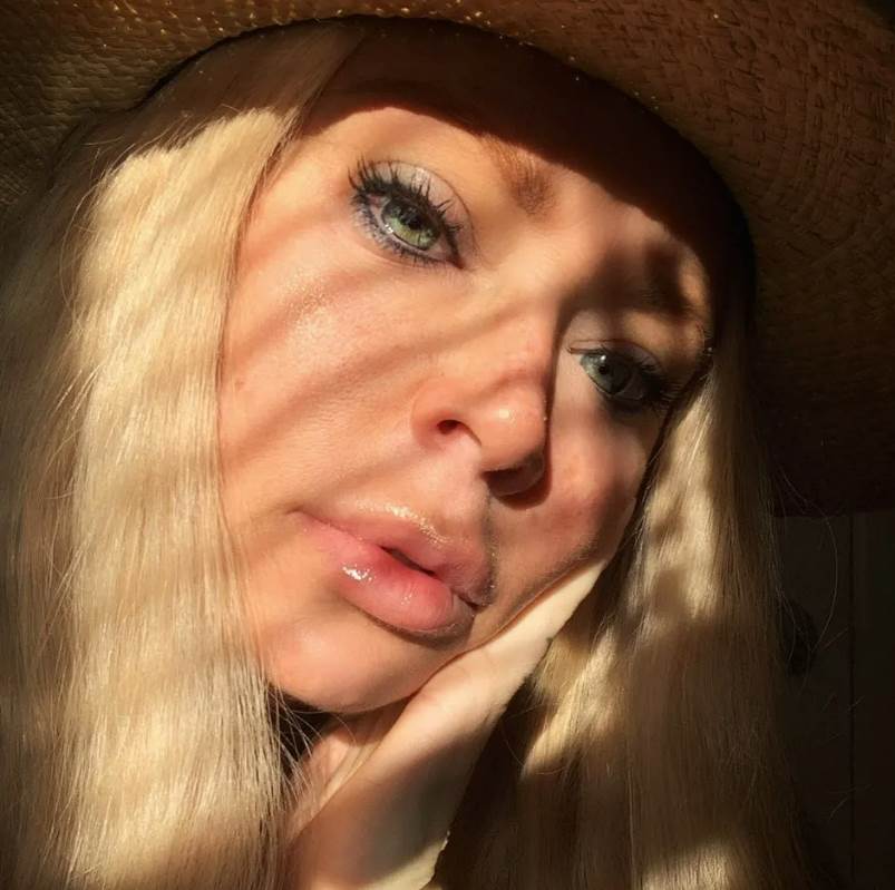 dzena dzejmison (8).png