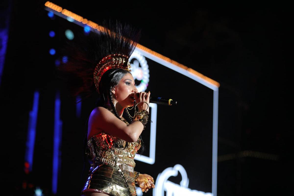 Angellina htela da napusti školu