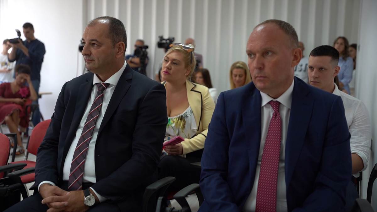 “Vibe factory”-3.jpg