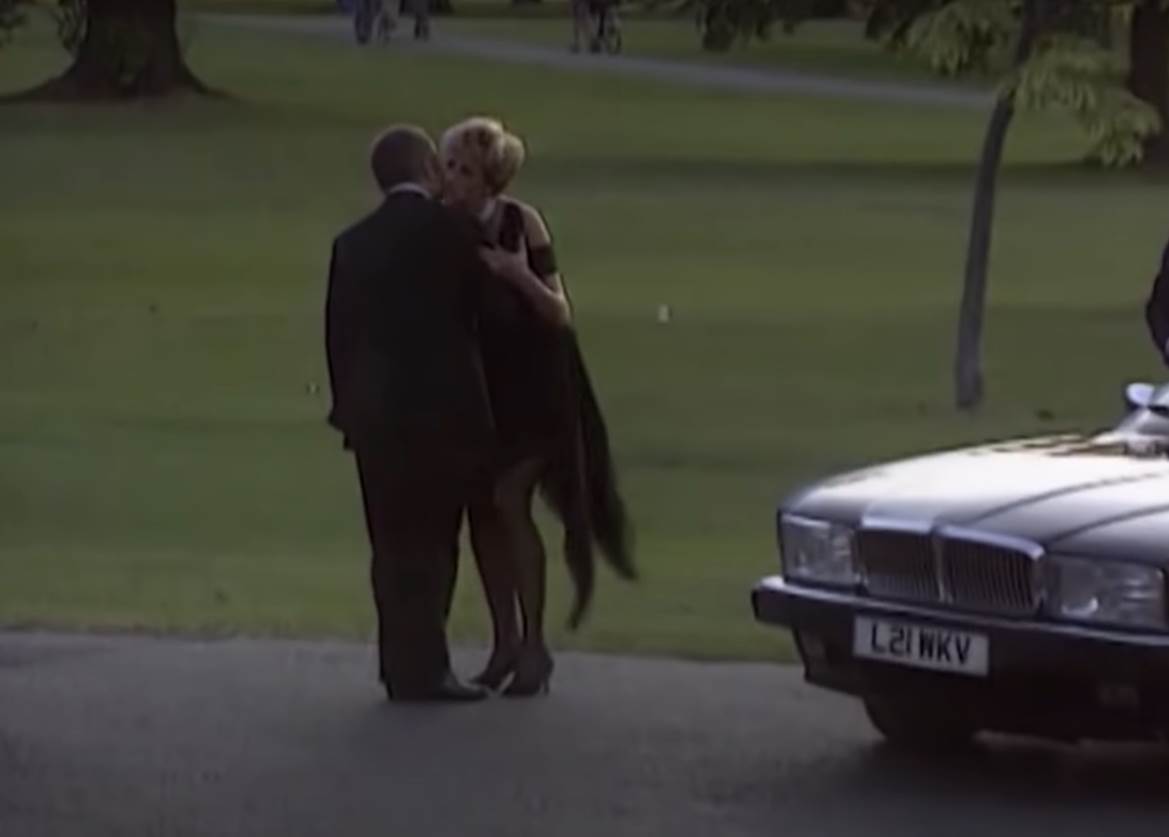 princeza dajana u osvetnickoj haljini (2).png