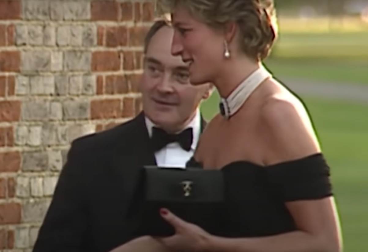 princeza dajana u osvetnickoj haljini (3).png