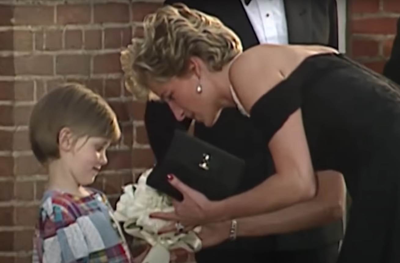 princeza dajana u osvetnickoj haljini (5).png