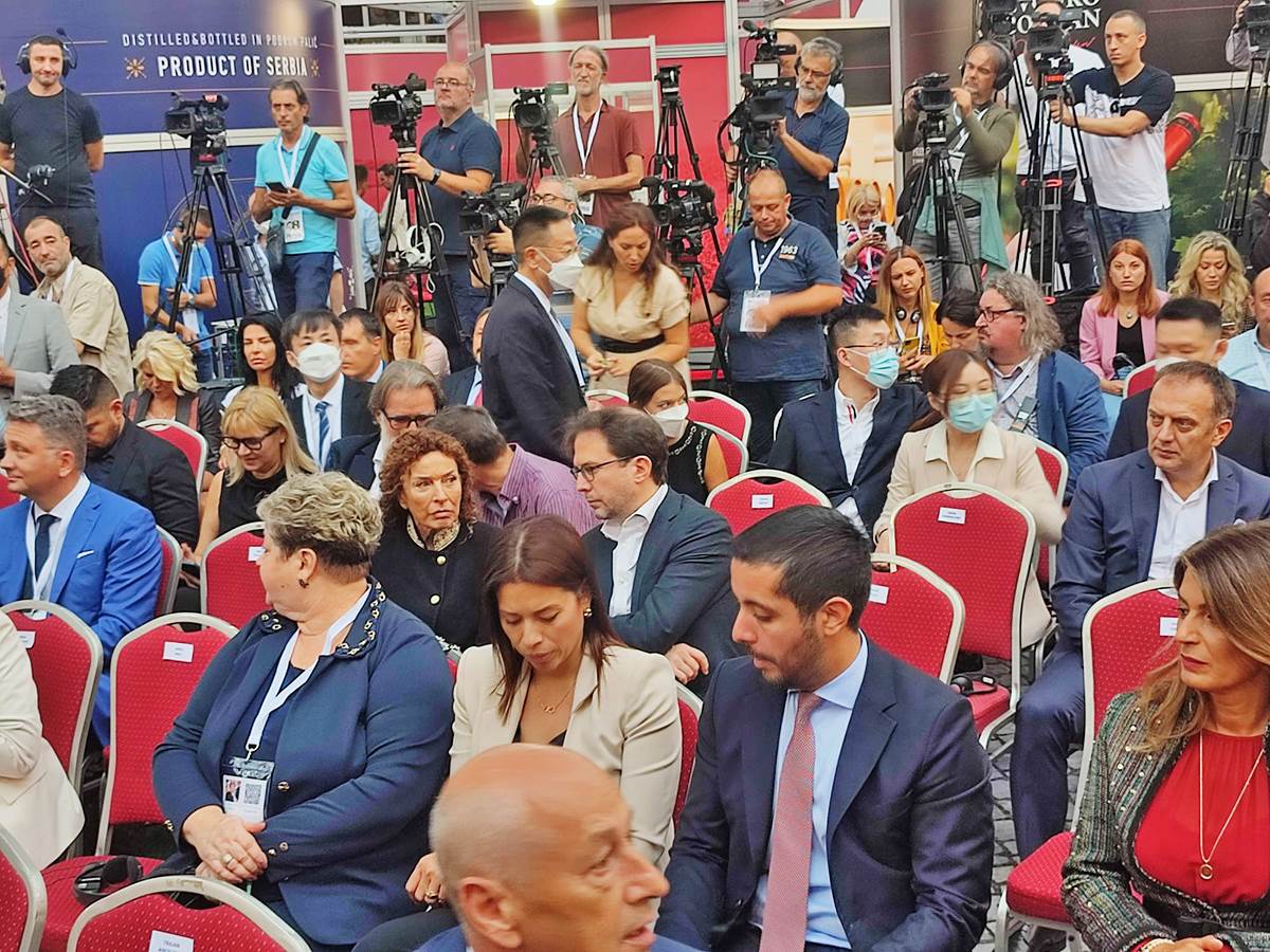 Vučić na otvaranju sajma Vinska vizija