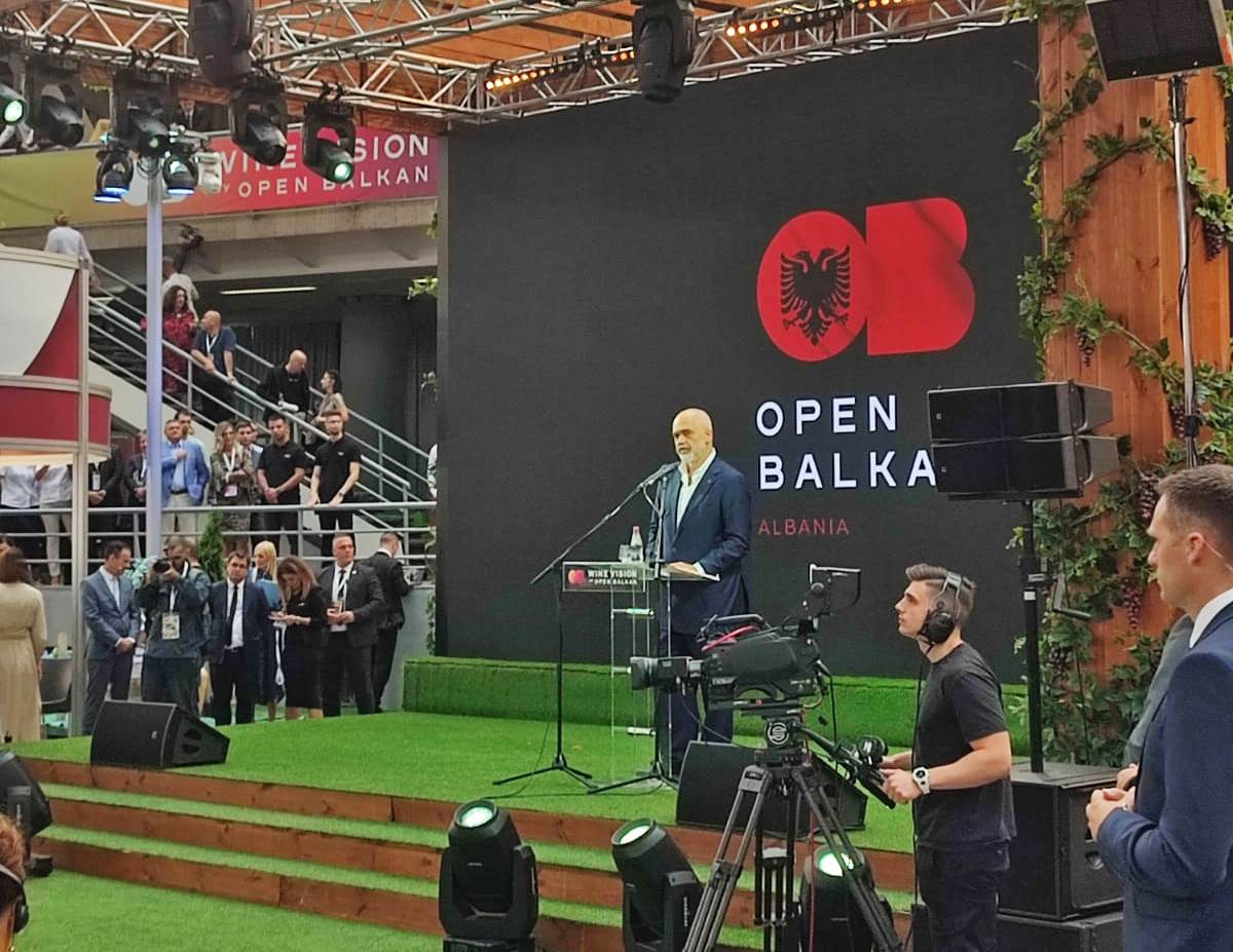 Vučić na otvaranju sajma Vinska vizija