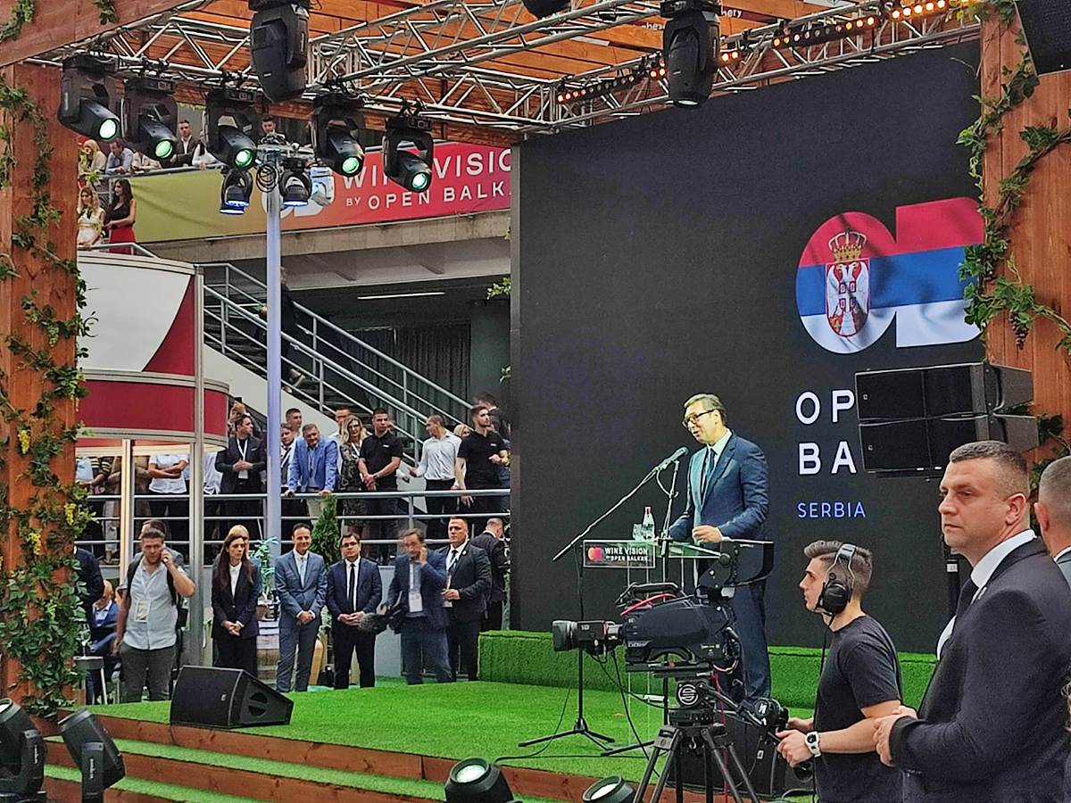 Vučić na otvaranju sajma Vinska vizija
