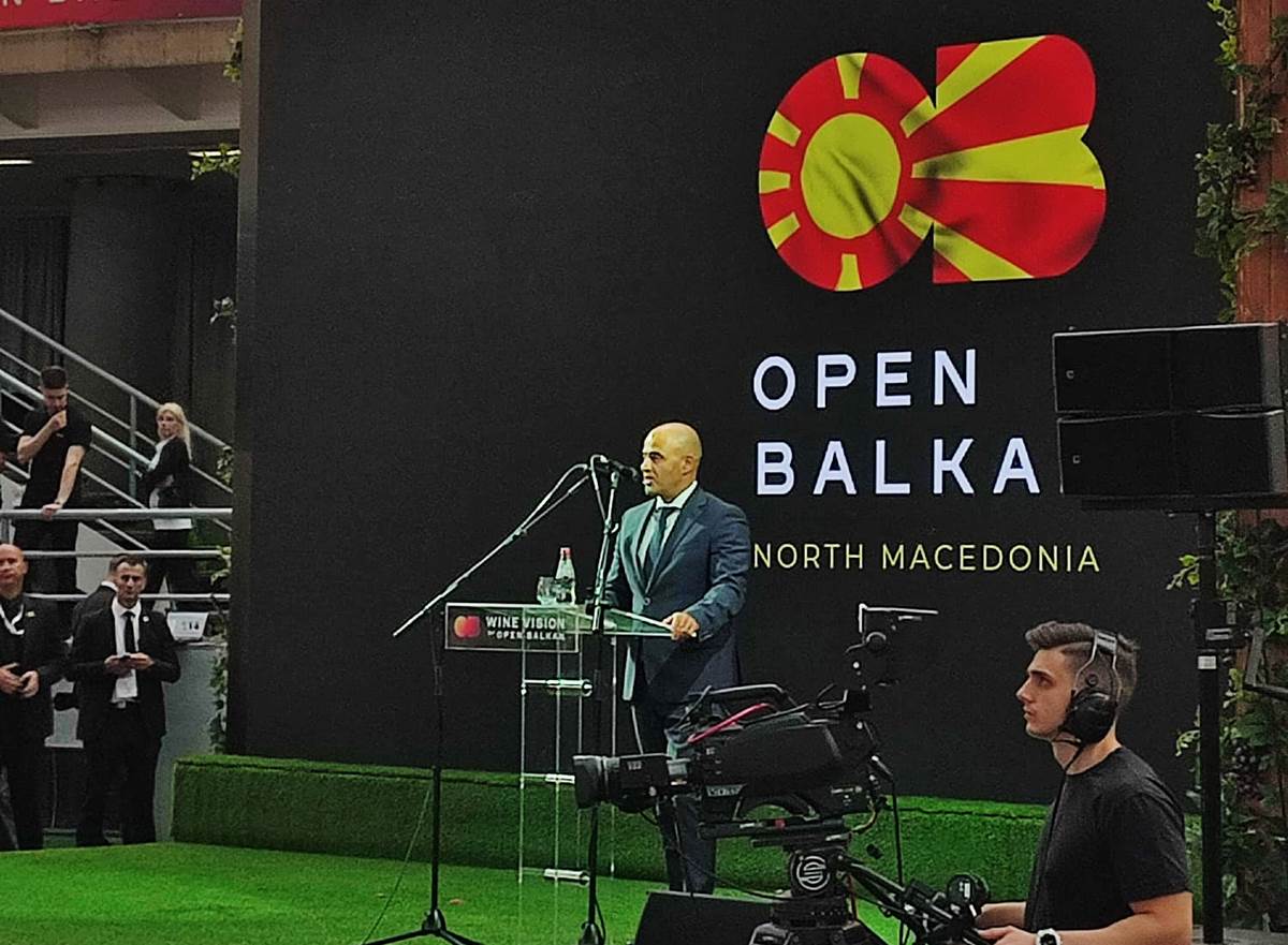 Vučić na otvaranju sajma Vinska vizija