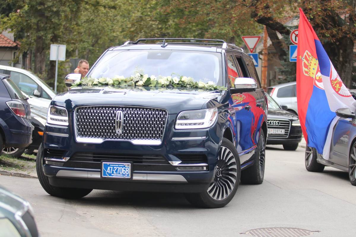 Anja mit venčanje.jpg