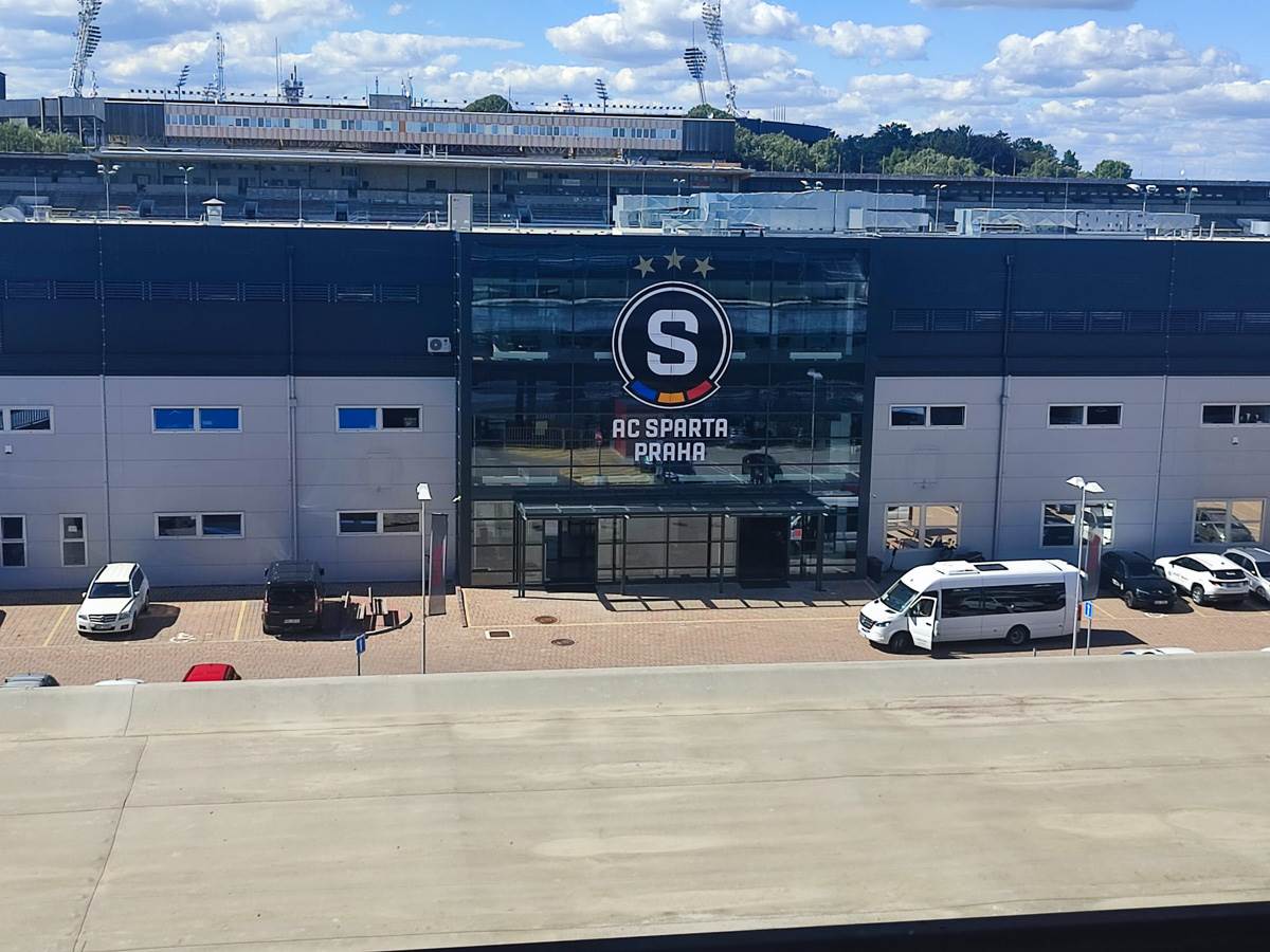 Stadion Strahov Prag-10.jpg