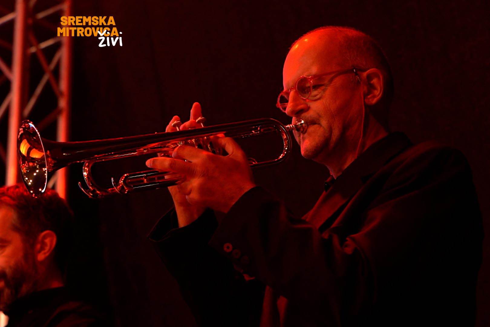 - 16x9.00_00_03_13.Still022.jpg