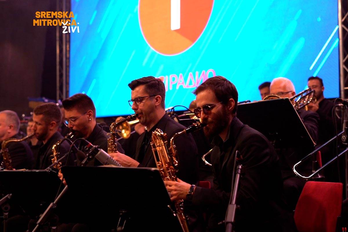 - 16x9.00_00_11_10.Still025.jpg