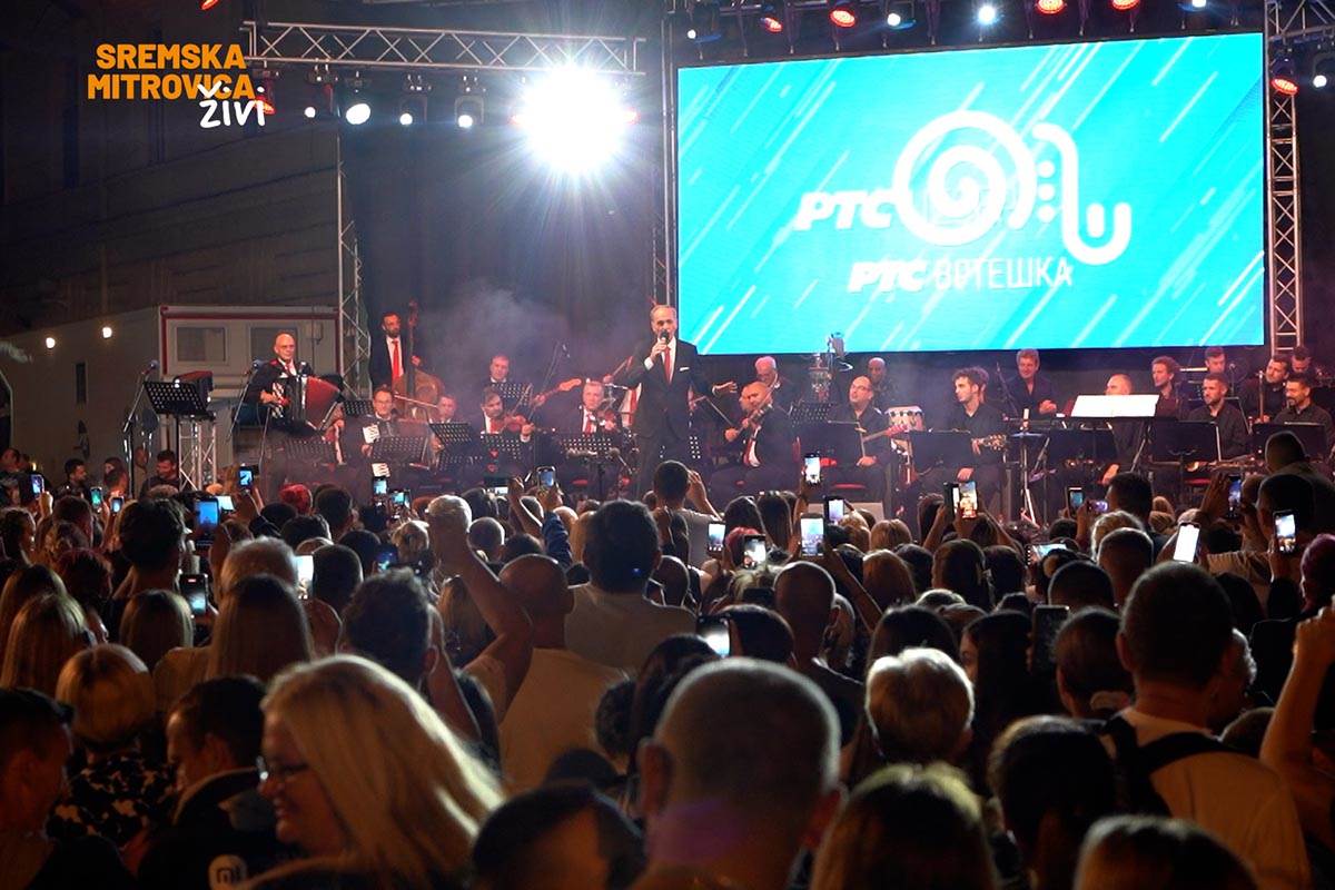 - 16x9.00_00_43_18.Still031.jpg