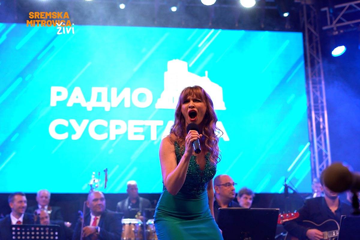 - 16x9.00_00_47_10.Still032.jpg