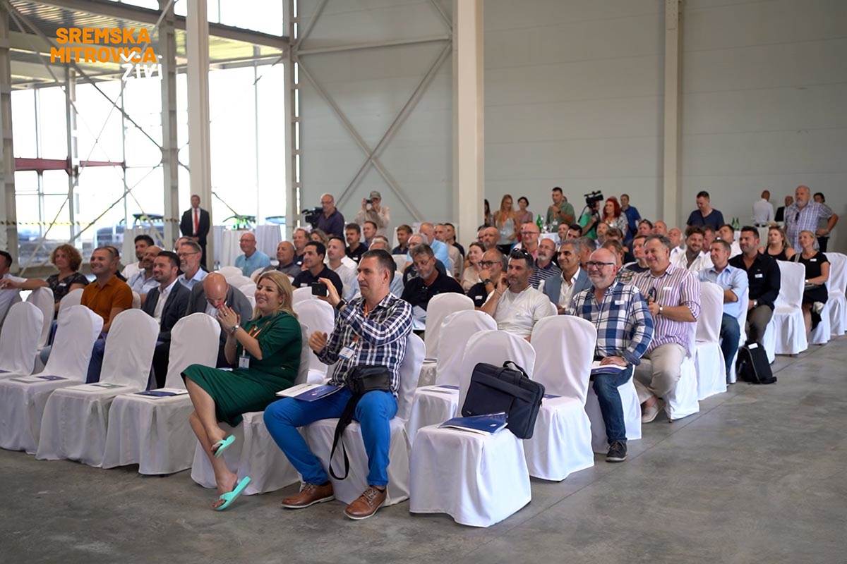NOVE INVESTICIJE U SREMSKOJ MITROVICI: Niču nove fabrike - grad živi!