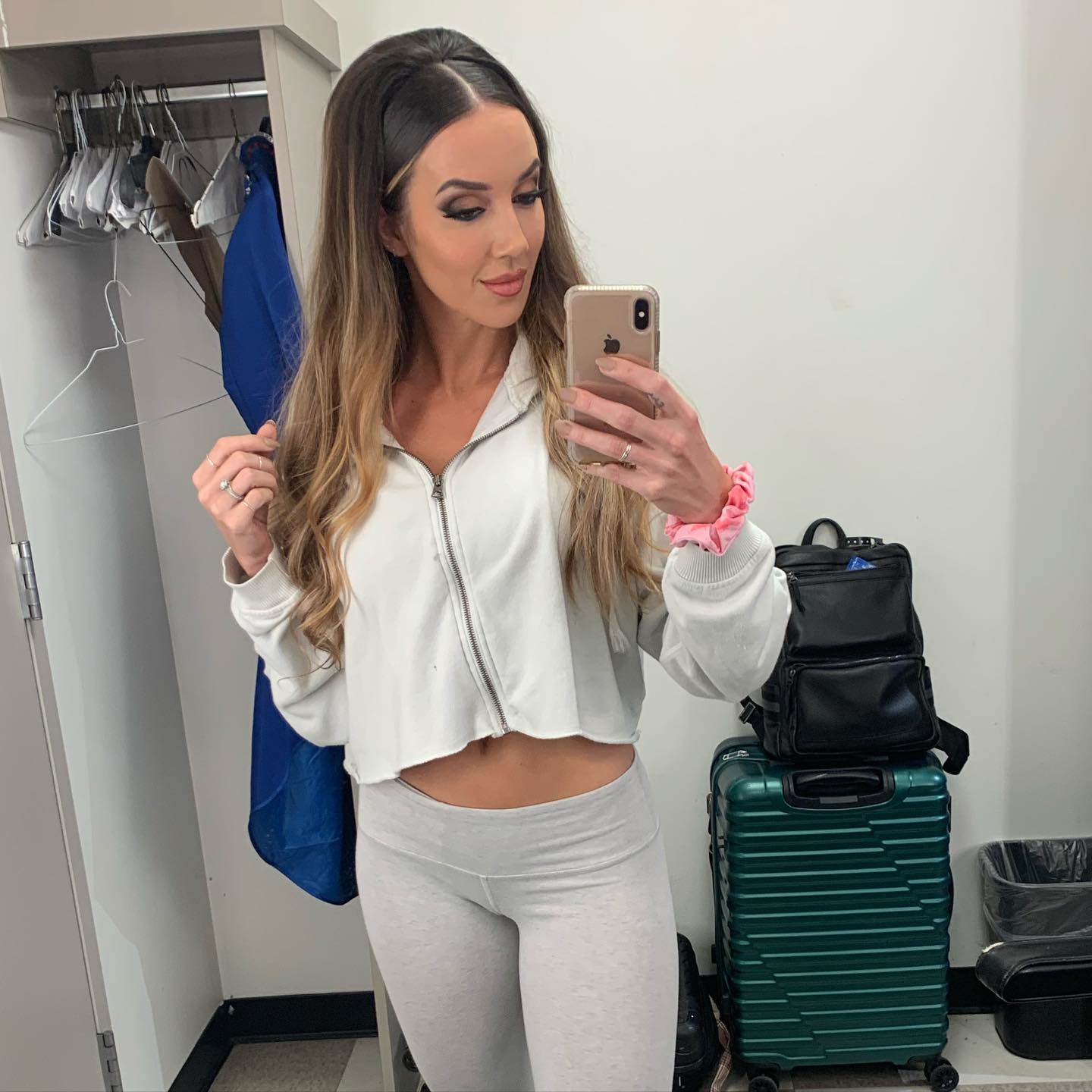 Rvačica pokazala gole grudi protivniku