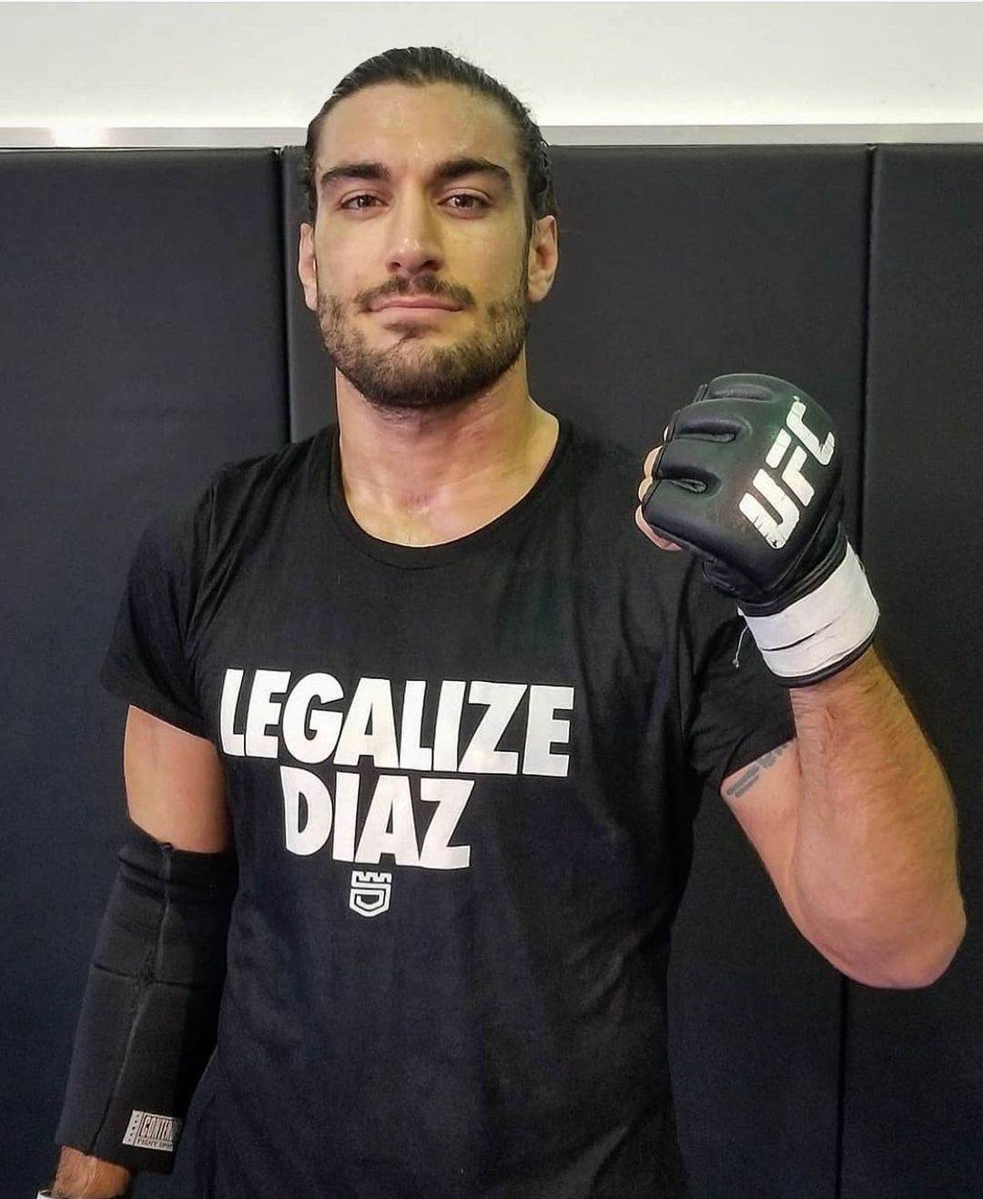 Preminuo MMA borac koji se lečio kanabisom