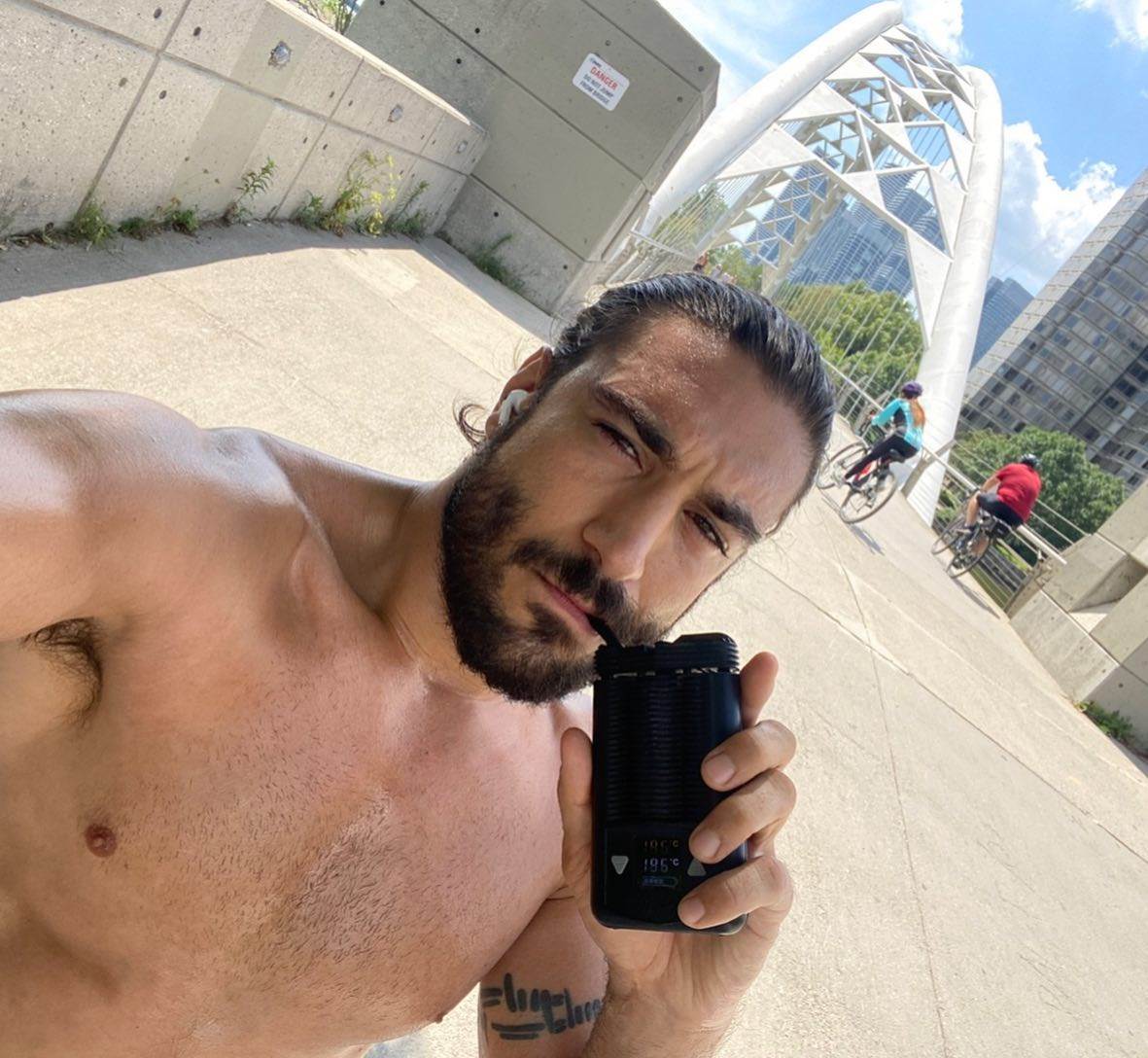 Preminuo MMA borac koji se lečio kanabisom