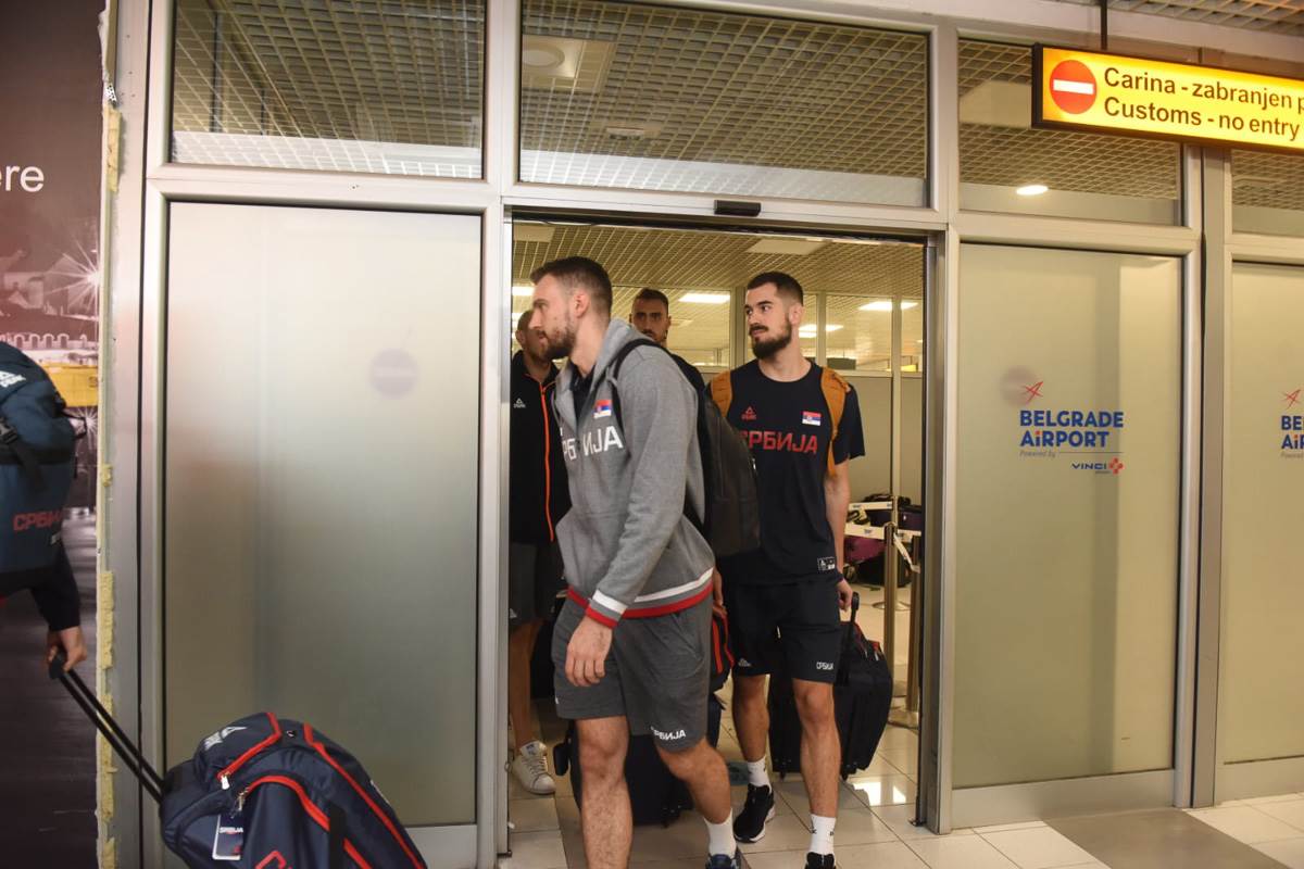 Povratak košarkaša-3.jpg