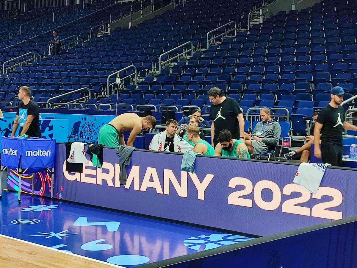 Luka Dončić trening Slovenija.jpg